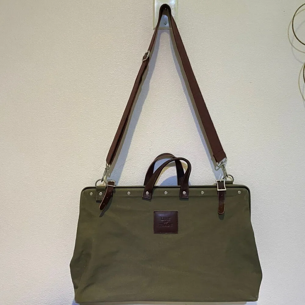 Line Of Trade - Weekender Bag Olive Green Canvas